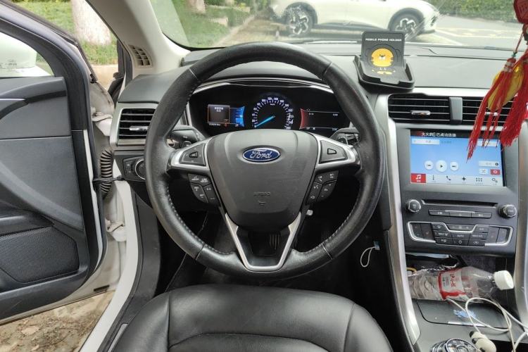 Used Ford Mondeo 2017 EcoBoost 180 Luxury Model Steering Wheel
