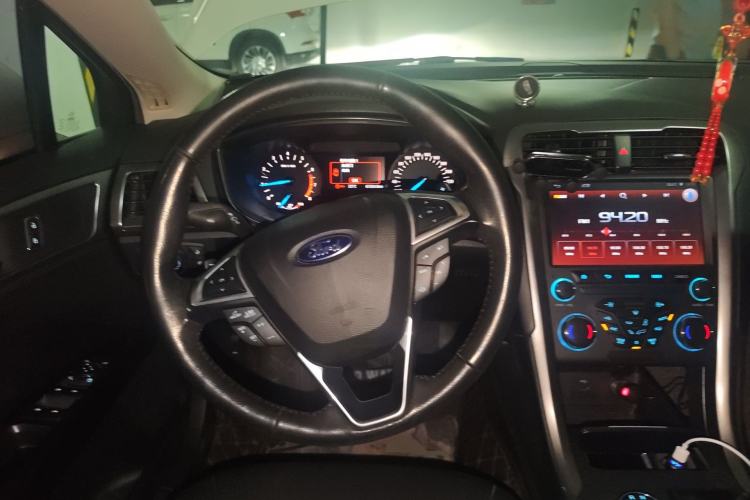 Used Ford Mondeo 2017 EcoBoost 180 Stylish Model Steering Wheel