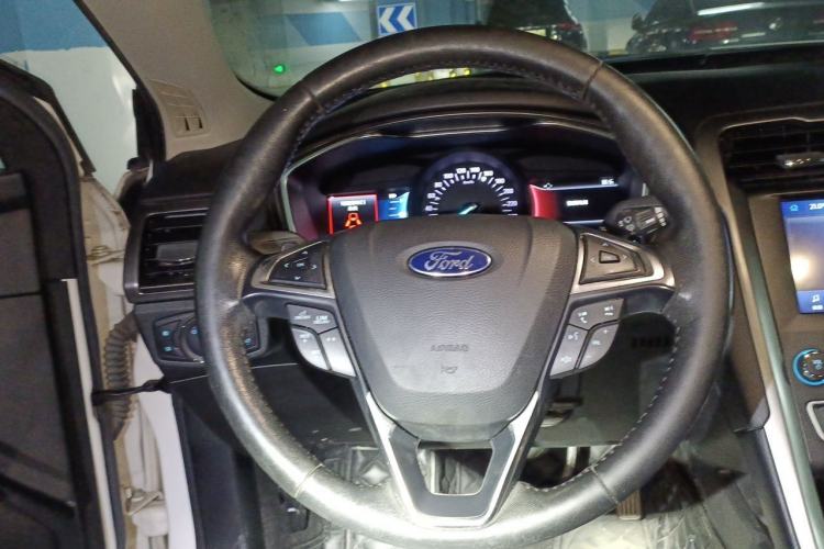 Used Ford Mondeo 2017 EcoBoost 180 Luxury Model Steering Wheel