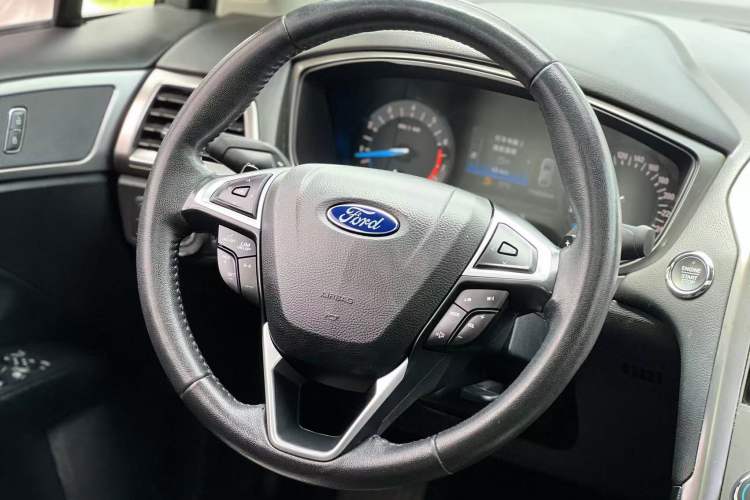 Used Ford Mondeo 2017 EcoBoost 200 Stylish Model Steering Wheel