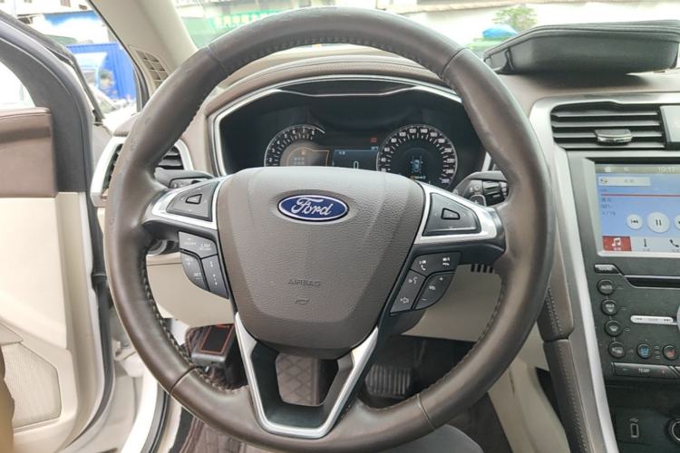 Used Ford Mondeo 2017 EcoBoost 245 Flagship Model Steering Wheel