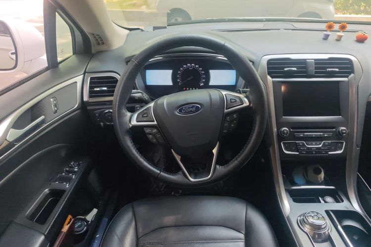 Used Ford Mondeo 2017 EcoBoost 180 Luxury Model Steering Wheel