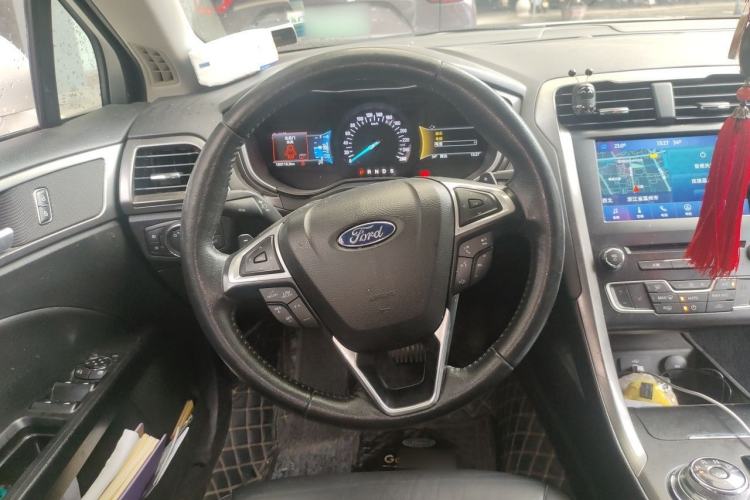 Used Ford Mondeo 2017 EcoBoost 180 Luxury Model Steering Wheel