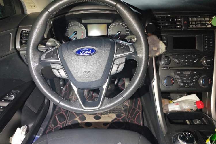 Used Ford Mondeo 2017 EcoBoost 200 Stylish Model Steering Wheel