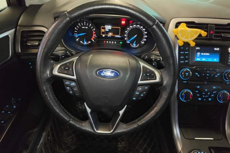 Used Ford Mondeo 2017 EcoBoost 180 Stylish Model Steering Wheel