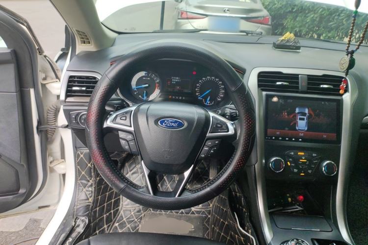 Used Ford Mondeo 2017 EcoBoost 180 Stylish Model Steering Wheel