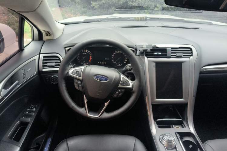 Used Ford Mondeo 2017 EcoBoost 180 Stylish Model Steering Wheel