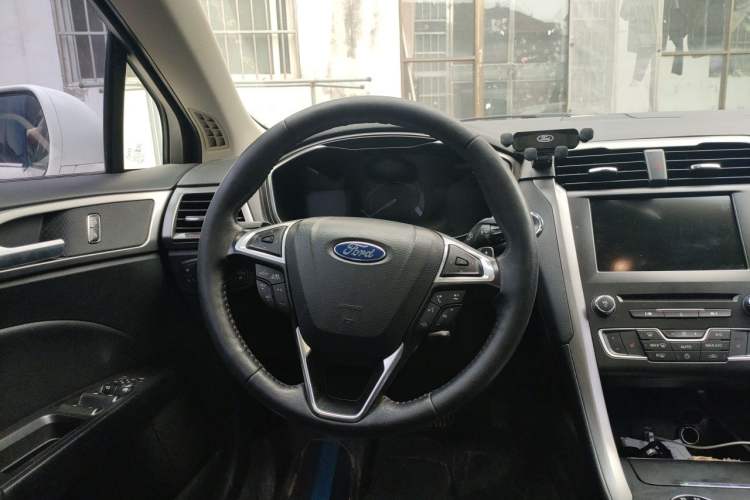 Used Ford Mondeo 2017 Restyled EcoBoost 180 Luxury Version Steering Wheel