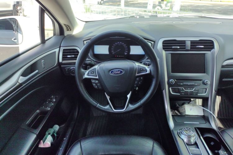 Used Ford Mondeo 2017 EcoBoost 180 Luxury Model Steering Wheel