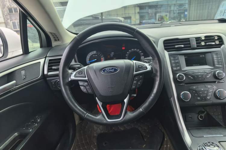 Used Ford Mondeo 2017 EcoBoost 180 Stylish Model Steering Wheel