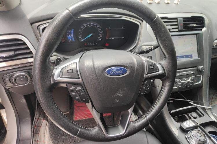 Used Ford Mondeo 2017 EcoBoost 180 Luxury Model Steering Wheel