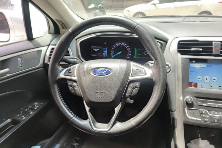 Used Ford Mondeo 2017 EcoBoost 180 Luxury Model Steering Wheel