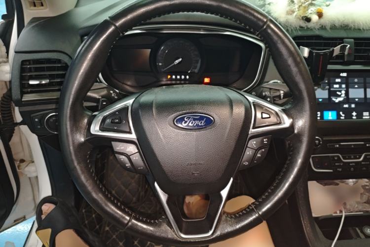 Used Ford Mondeo 2017 EcoBoost 180 Luxury Model Steering Wheel