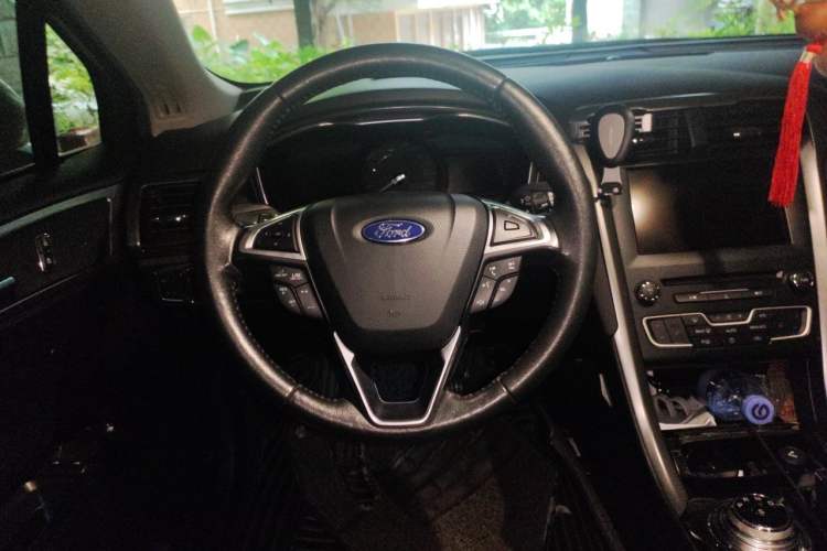 Used Ford Mondeo 2017 Restyled EcoBoost 180 Luxury Version Steering Wheel
