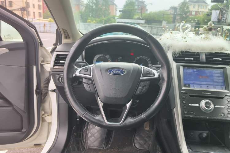 Used Ford Mondeo 2017 EcoBoost 180 Stylish Model Steering Wheel