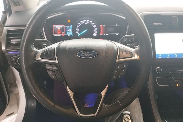 Used Ford Mondeo 2017 EcoBoost 200 Luxury Model Steering Wheel