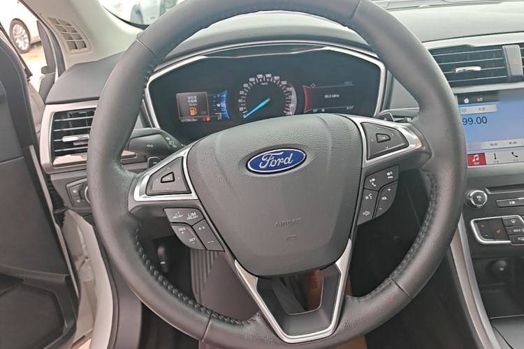 Used Ford Mondeo 2017 EcoBoost 180 Luxury Model Steering Wheel