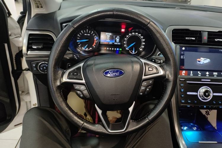 Used Ford Mondeo 2017 EcoBoost 200 Stylish Model Steering Wheel
