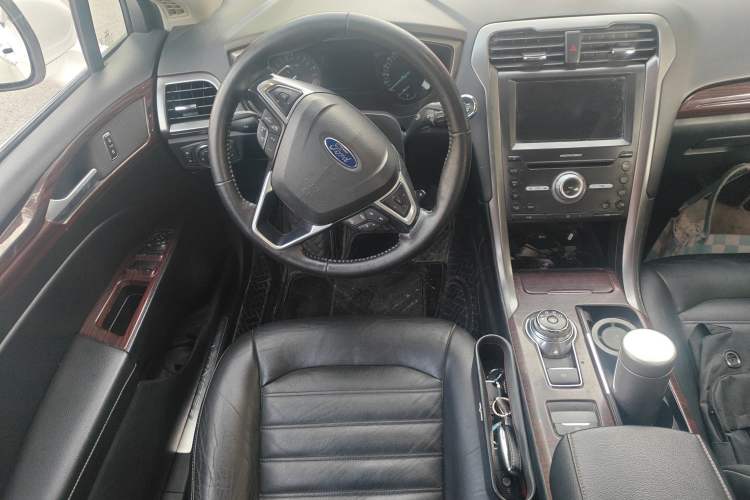 Used Ford Mondeo 2017 EcoBoost 200 Stylish Model Steering Wheel