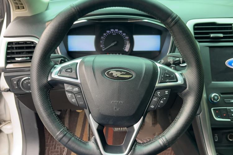 Used Ford Mondeo 2017 EcoBoost 180 Luxury Model Steering Wheel