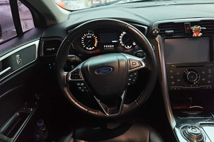 Used Ford Mondeo 2017 EcoBoost 180 Stylish Model Steering Wheel