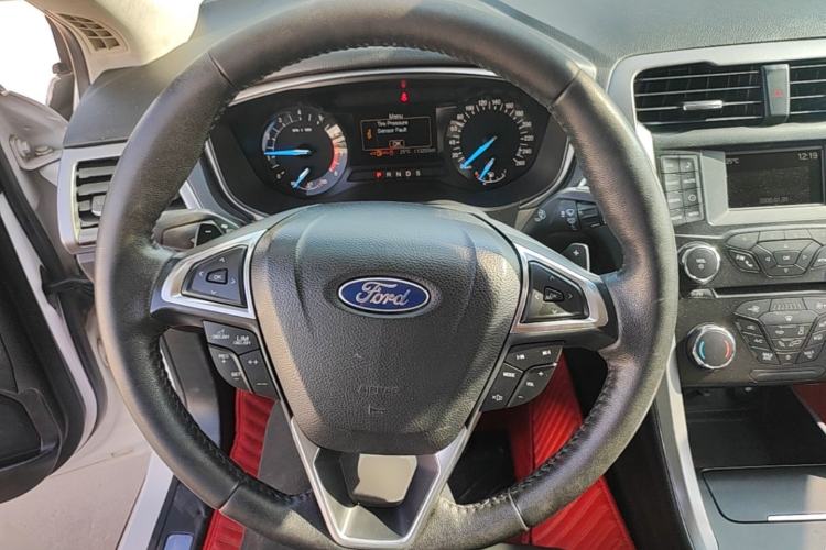 Used Ford Mondeo 2017 EcoBoost 200 Stylish Model Steering Wheel