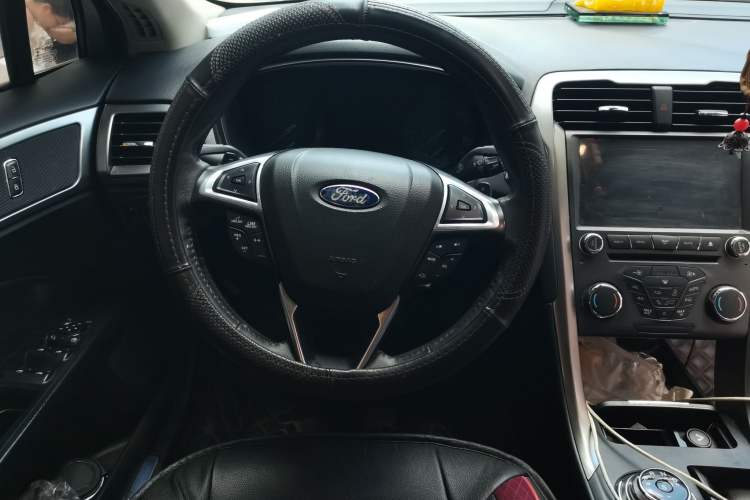 Used Ford Mondeo 2017 EcoBoost 200 Stylish Model Steering Wheel