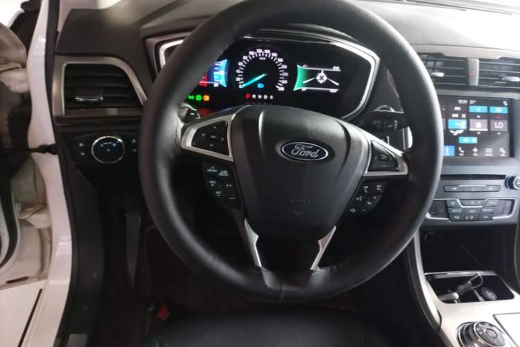 Used Ford Mondeo 2017 EcoBoost 180 Luxury Model Steering Wheel