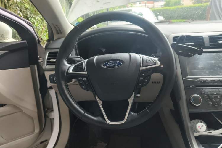 Used Ford Mondeo 2017 EcoBoost 180 Stylish Model Steering Wheel