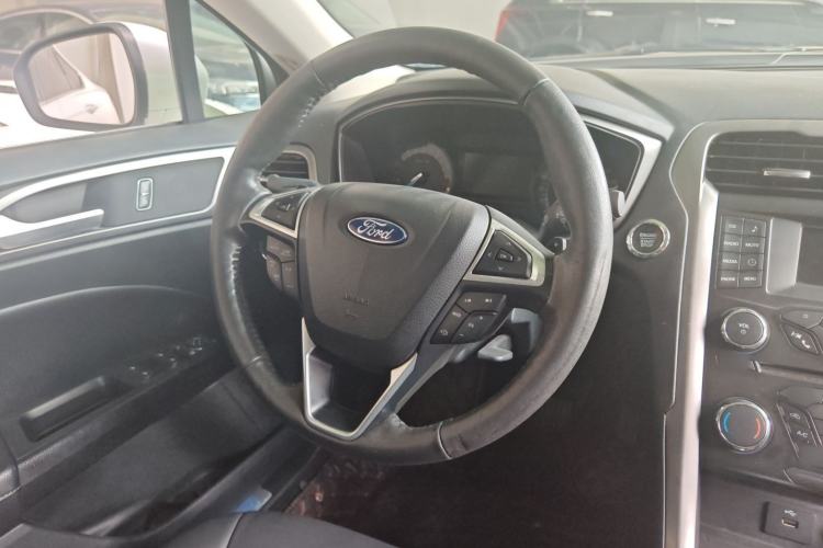 Used Ford Mondeo 2017 EcoBoost 180 Stylish Model Steering Wheel