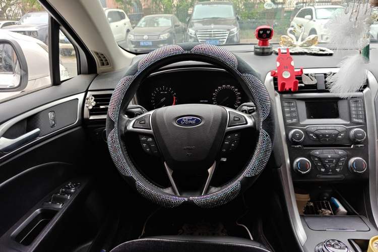 Used Ford Mondeo 2017 EcoBoost 180 Stylish Model Steering Wheel