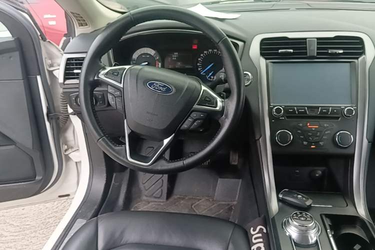 Used Ford Mondeo 2017 EcoBoost 180 Stylish Model Steering Wheel