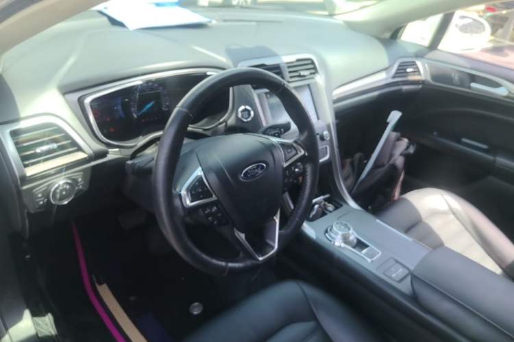 Used Ford Mondeo 2017 EcoBoost 180 Luxury Model Steering Wheel