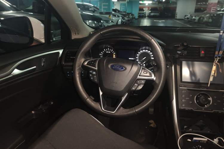 Used Ford Mondeo 2017 EcoBoost 180 Stylish Model Steering Wheel