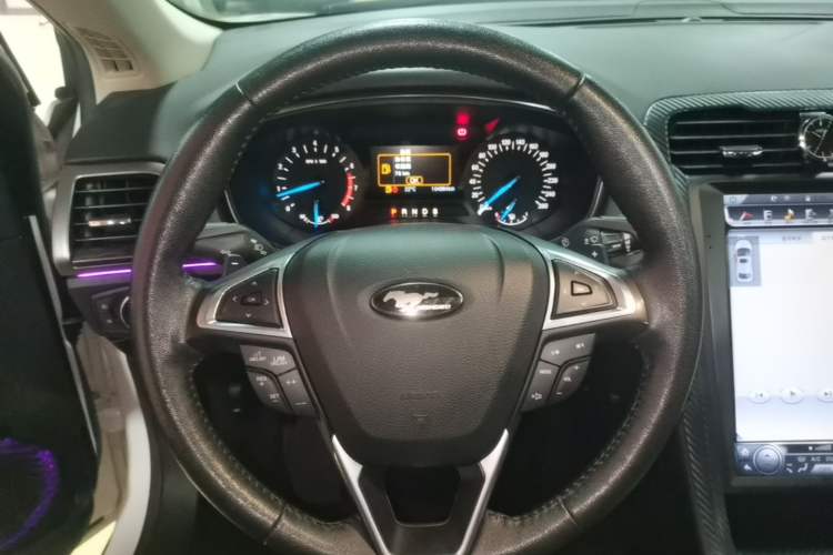 Used Ford Mondeo 2017 Restyled EcoBoost 200 Fashion Edition Steering Wheel