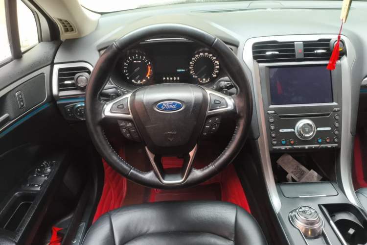 Used Ford Mondeo 2017 EcoBoost 180 Luxury Model Steering Wheel