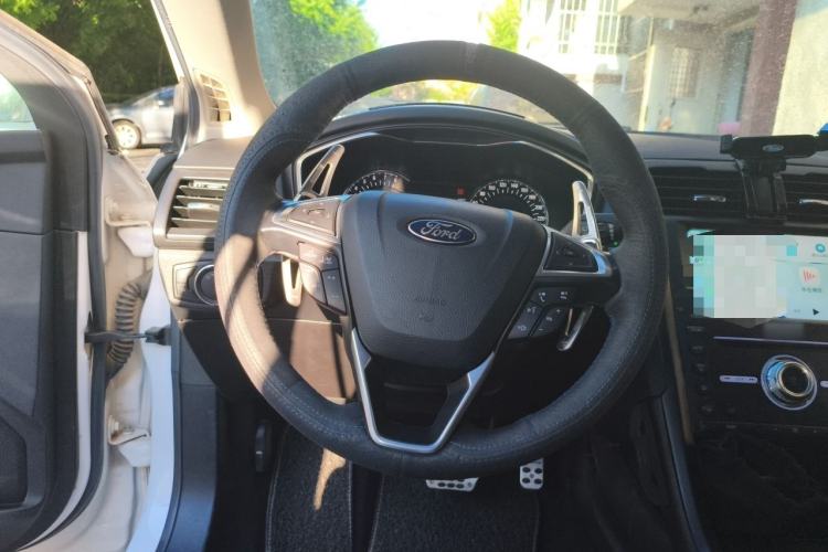 Used Ford Mondeo 2017 EcoBoost 245 Luxury Sport Model Steering Wheel
