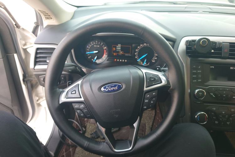 Used Ford Mondeo 2017 EcoBoost 200 Stylish Model Steering Wheel