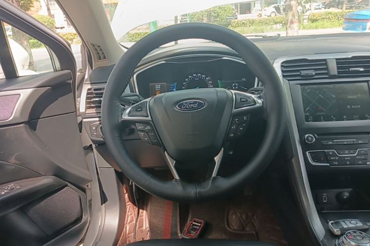 Used Ford Mondeo 2017 EcoBoost 180 Luxury Model Steering Wheel
