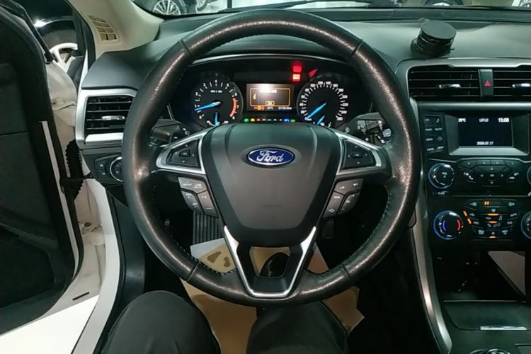 Used Ford Mondeo 2017 EcoBoost 200 Stylish Model Steering Wheel