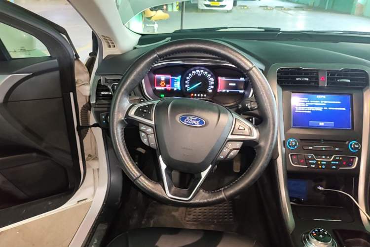 Used Ford Mondeo 2017 EcoBoost 200 Luxury Model Steering Wheel