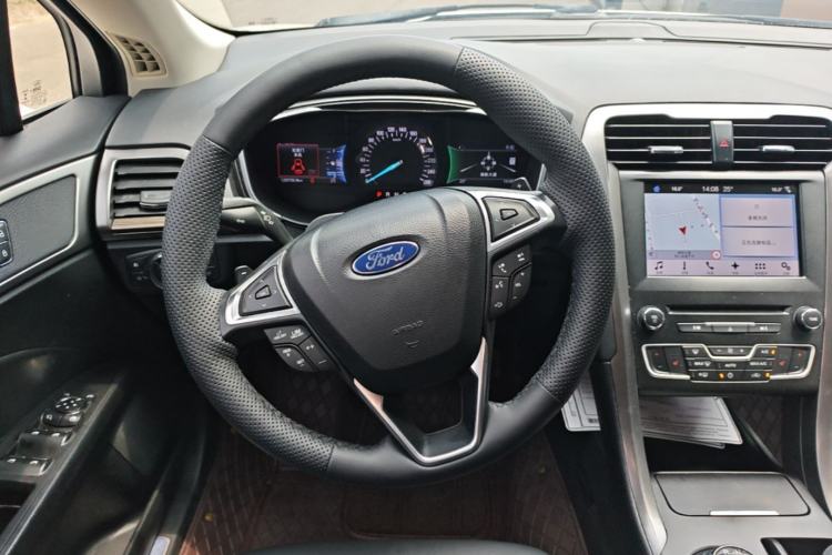 Used Ford Mondeo 2017 EcoBoost 180 Luxury Model Steering Wheel