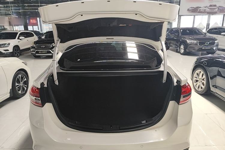 Used Ford Mondeo 2017 EcoBoost 180 Stylish Model Trunk