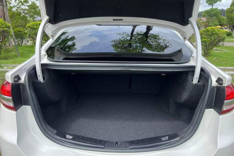 Used Ford Mondeo 2017 EcoBoost 200 Stylish Model Trunk