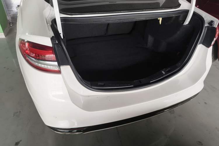 Used Ford Mondeo 2017 Restyled EcoBoost 180 Luxury Version Trunk