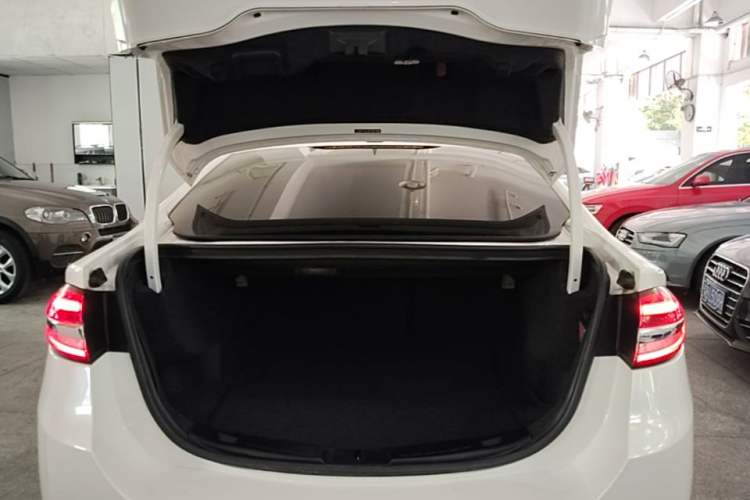 Used Ford Mondeo 2017 EcoBoost 180 Luxury Model Trunk