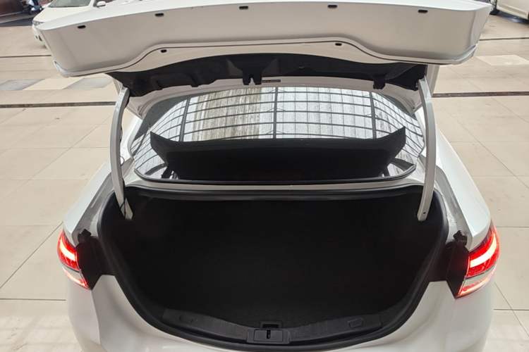 Used Ford Mondeo 2017 EcoBoost 180 Stylish Model Trunk