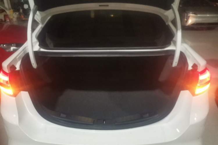 Used Ford Mondeo 2017 EcoBoost 180 Stylish Model Trunk