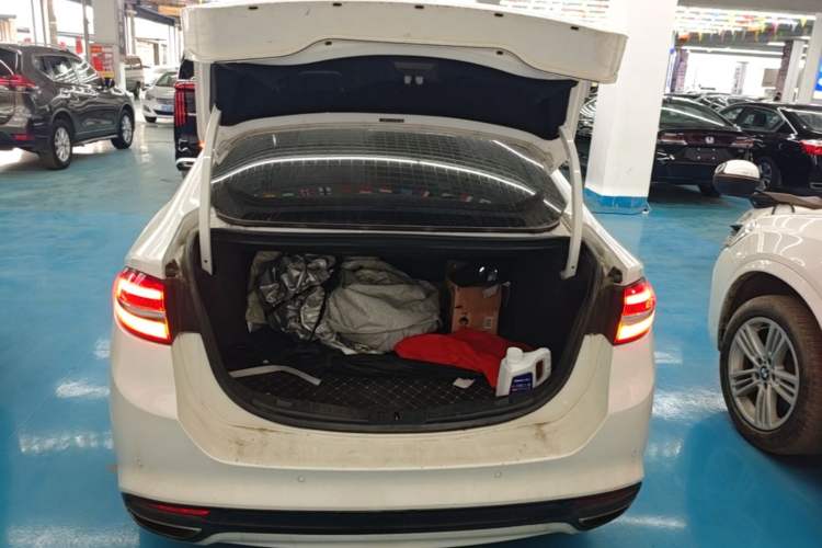 Used Ford Mondeo 2017 EcoBoost 180 Luxury Model Trunk