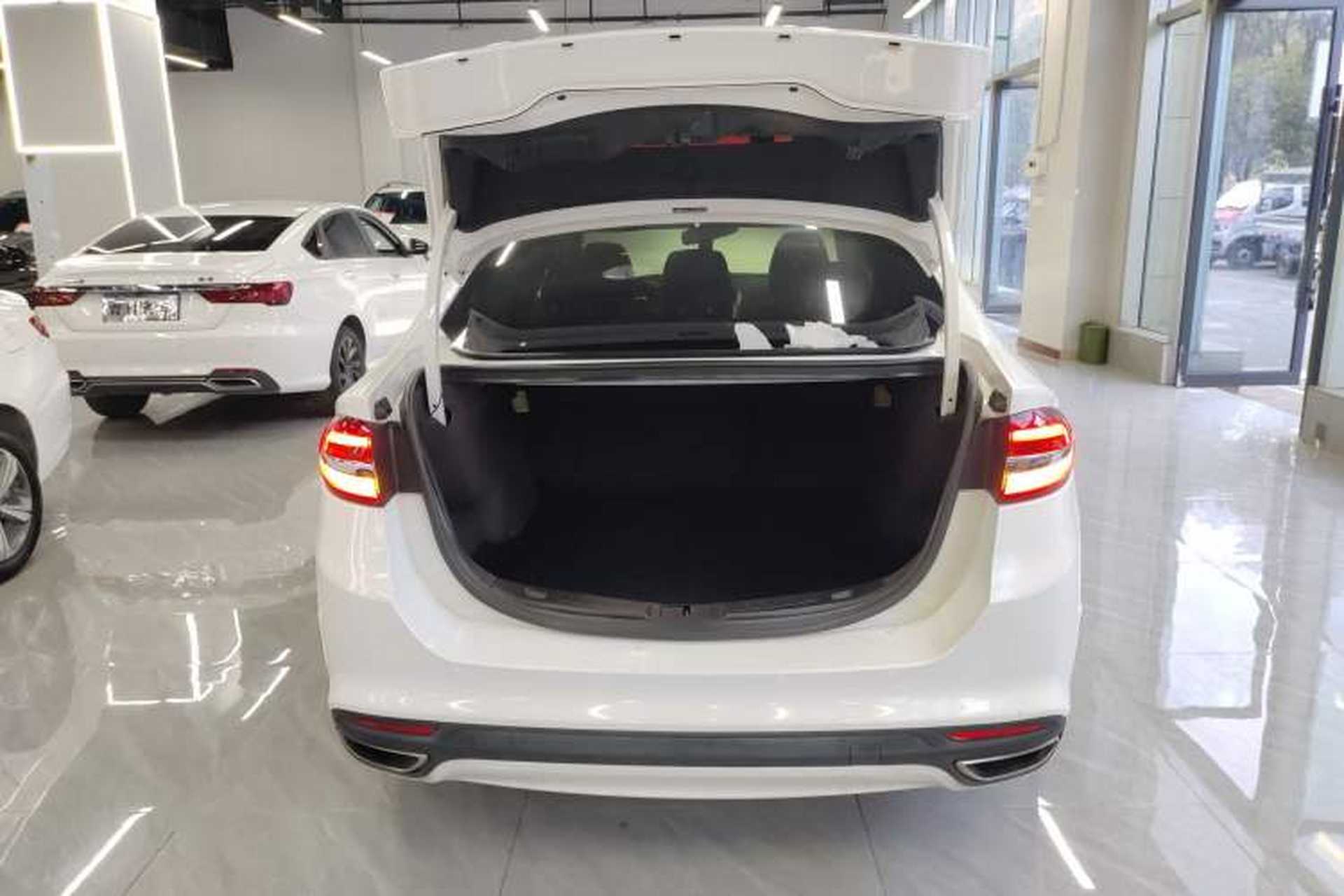 Used Ford Mondeo 2017 EcoBoost 180 Stylish Model Trunk